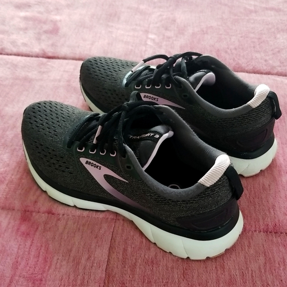 Brooks Tennis Shoes